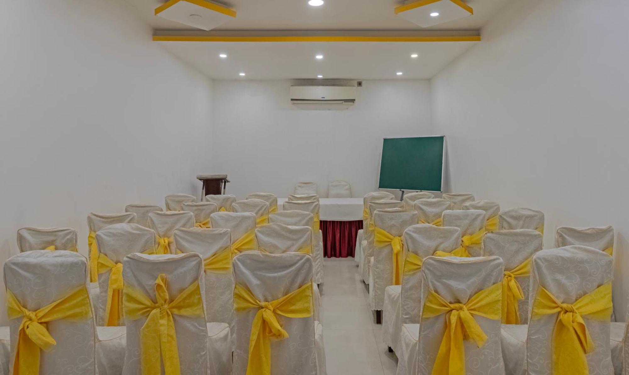 Treebo Premium Palmyra Milford, 2 Km From Alleppey Beach Alappuzha Esterno foto